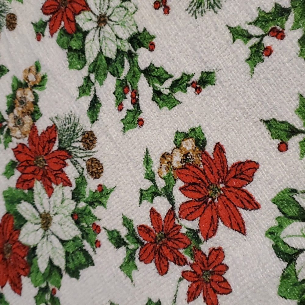 Vintage pointesetta table cloth - Picture 5 of 6